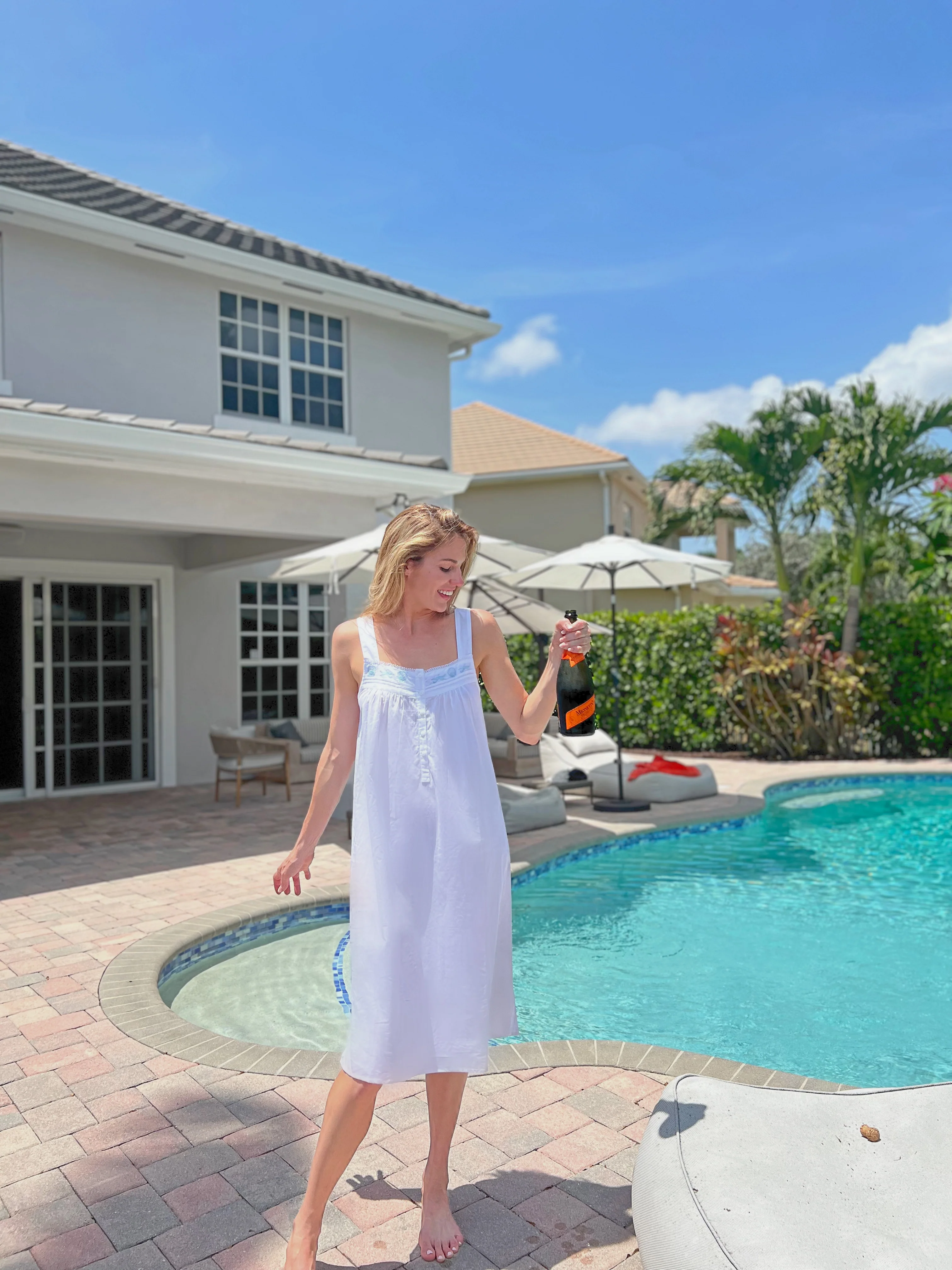 Seaside White Cotton Nightgown - Image 4