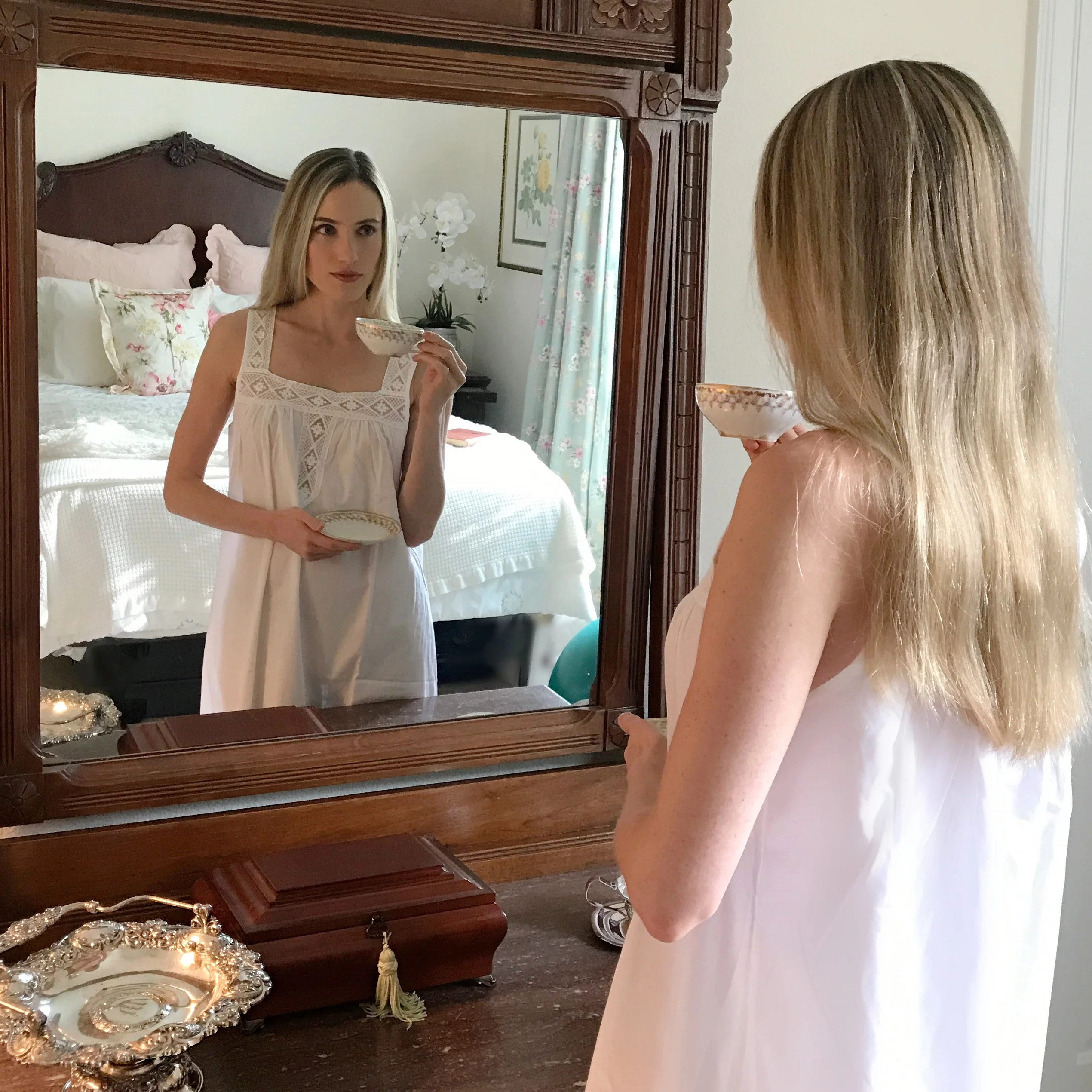 Louise White Cotton Nightgown - Image 5