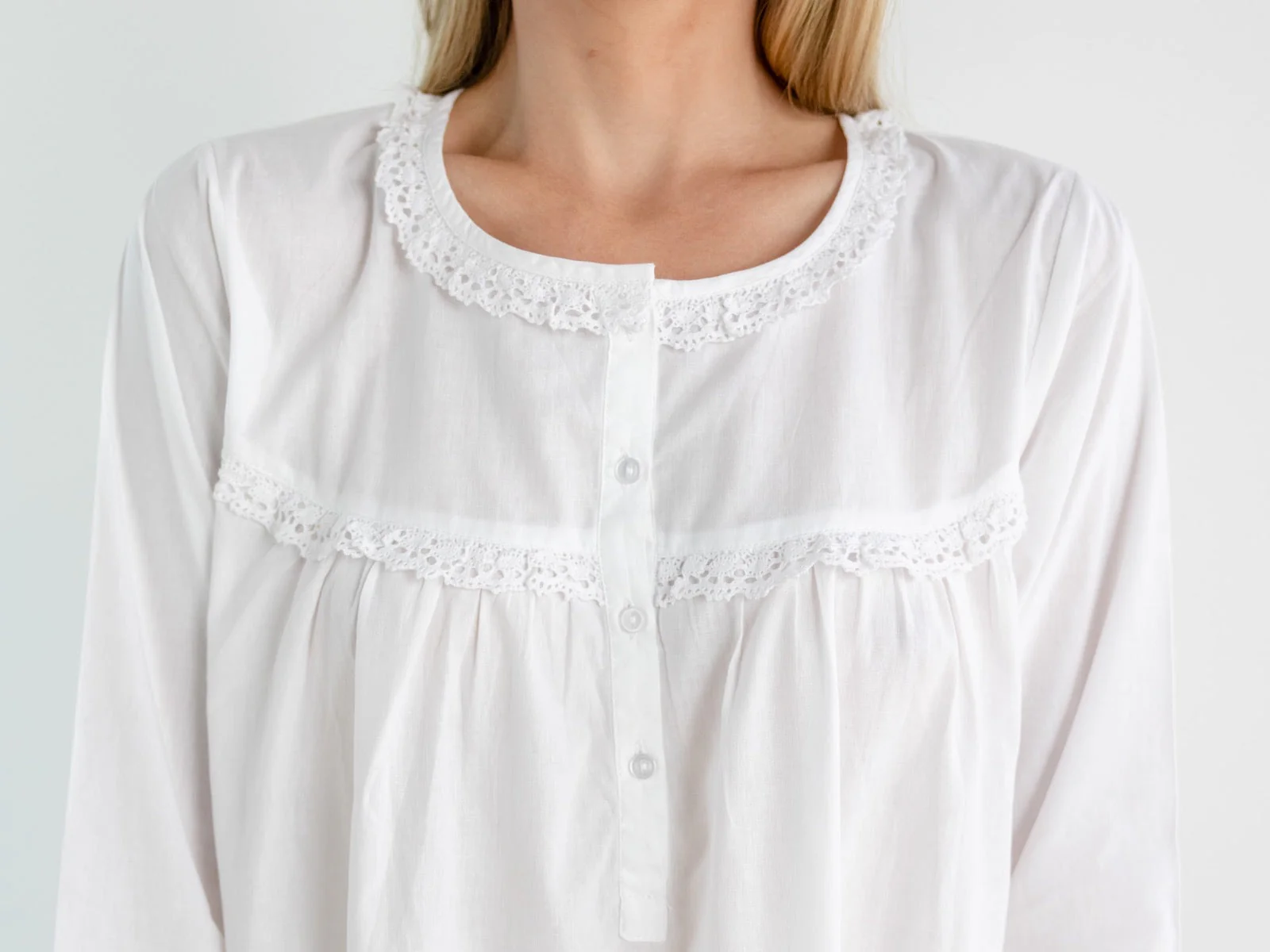 Catherine White Cotton Nightgown - Image 3
